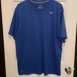 Large Nike dri-fit T-shirt